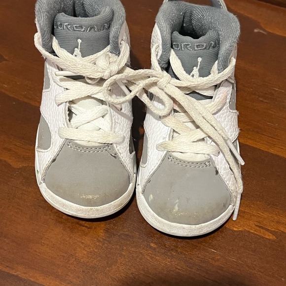 Used toddler Jordan’s -size 6 - Picture 2 of 14